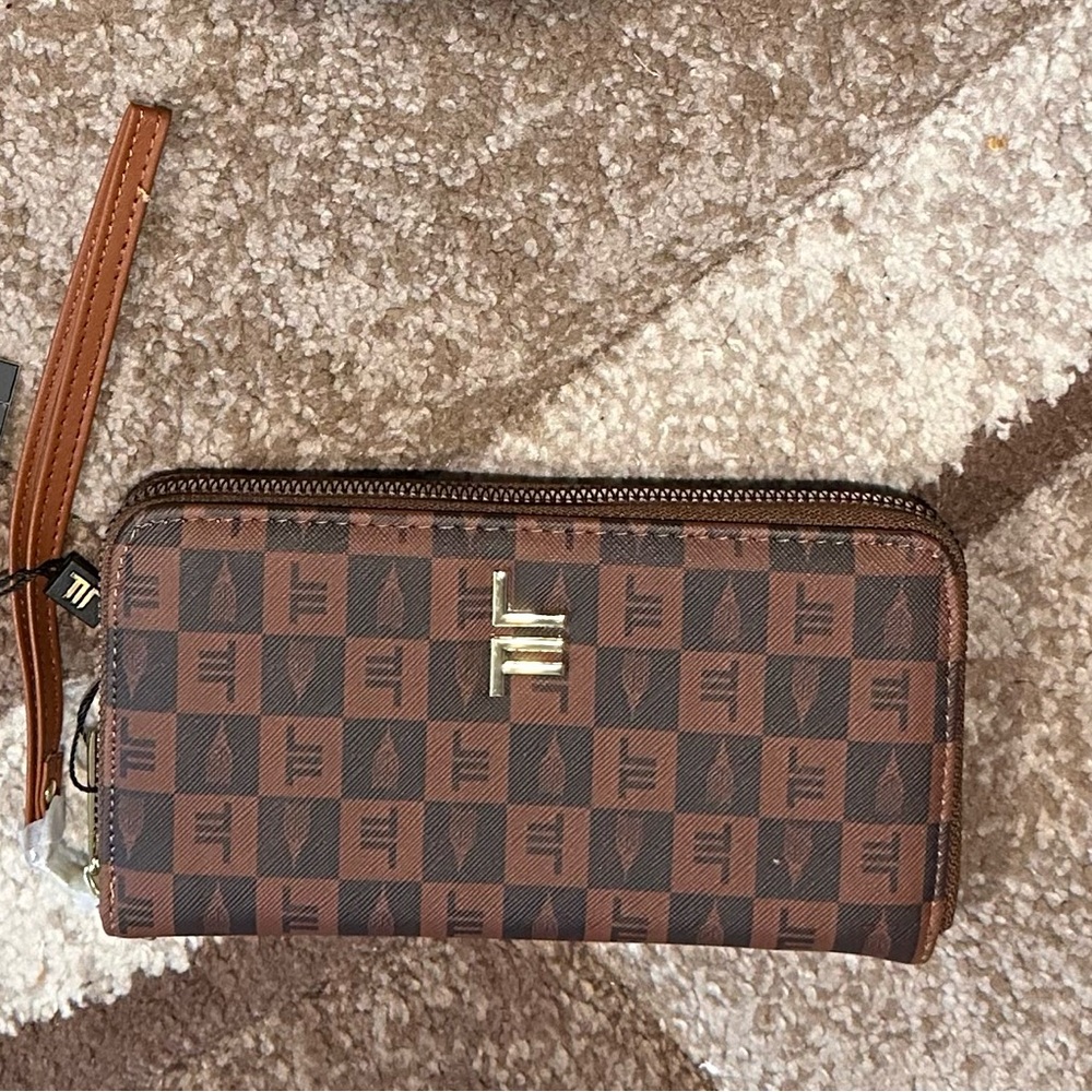 London Fog Brown Checkered Wallet